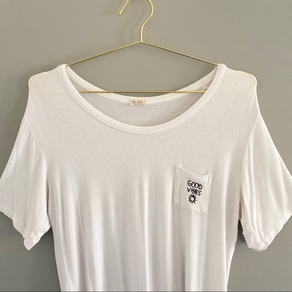 BRANDY MELVILLE Good Vibes Tee - OS